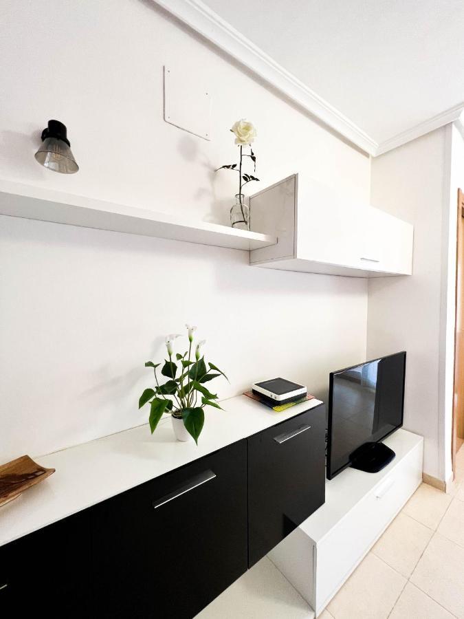 Renovated Apartment On The First Line โอโรเปซาเดลมาร์ ภายนอก รูปภาพ